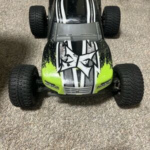 ECX AMP MT 1/10 scale 2wd Monster Truck (just needs esc cheap)
